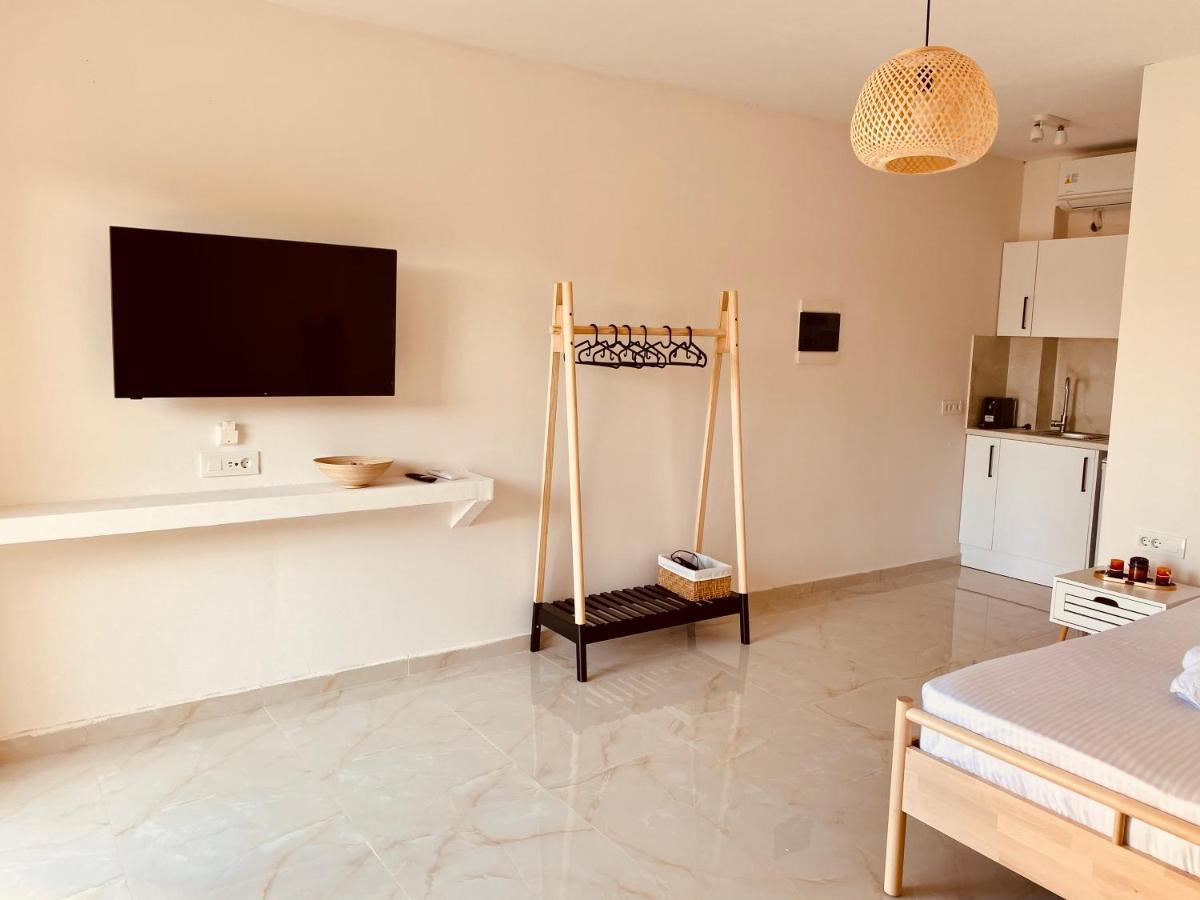 Nikludin Suites & Studios Laganas Exteriör bild