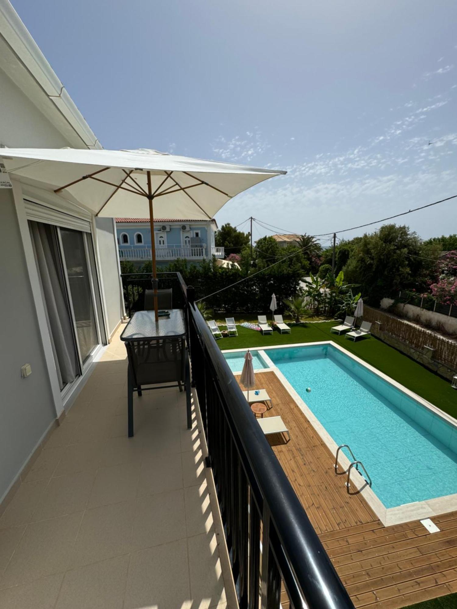 Nikludin Suites & Studios Laganas Exteriör bild