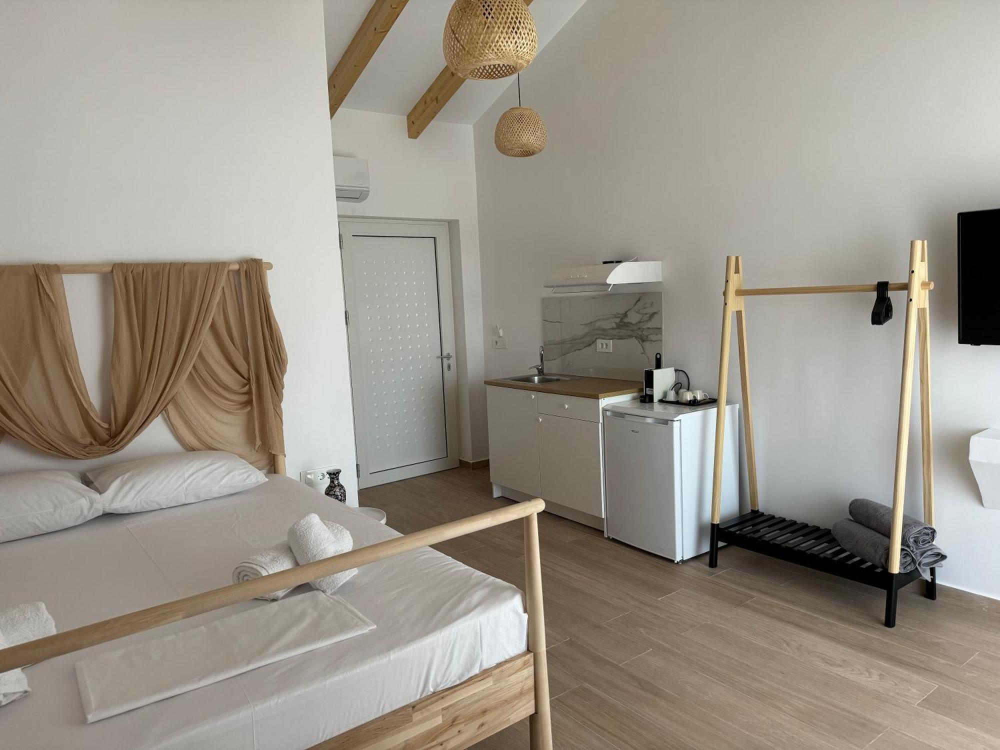 Nikludin Suites & Studios Laganas Exteriör bild