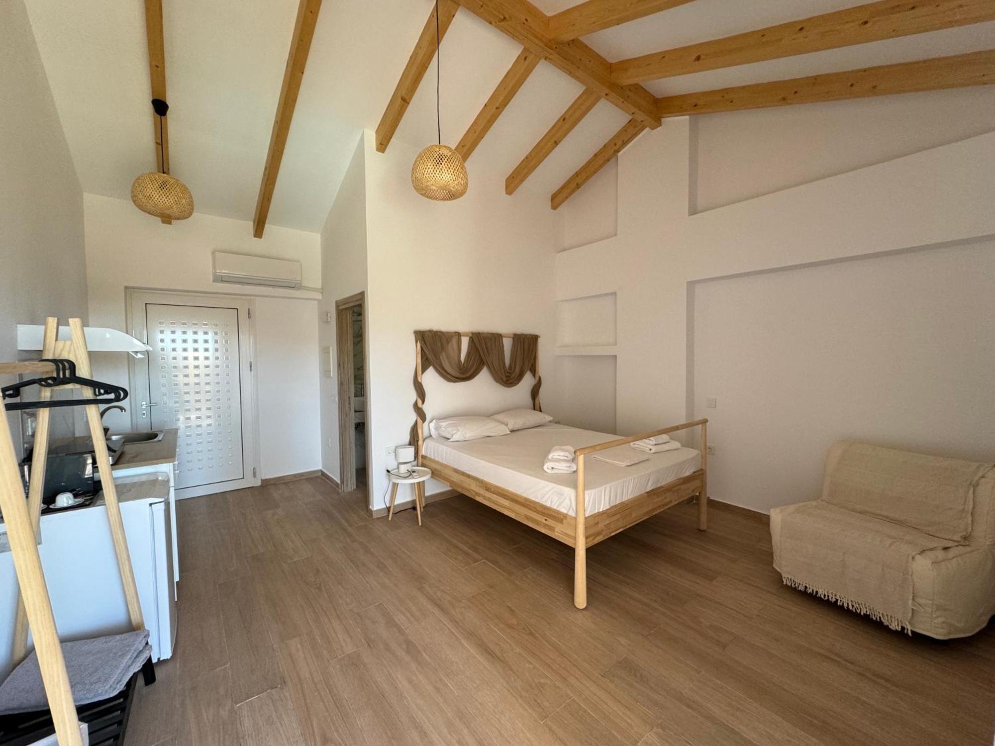 Nikludin Suites & Studios Laganas Exteriör bild